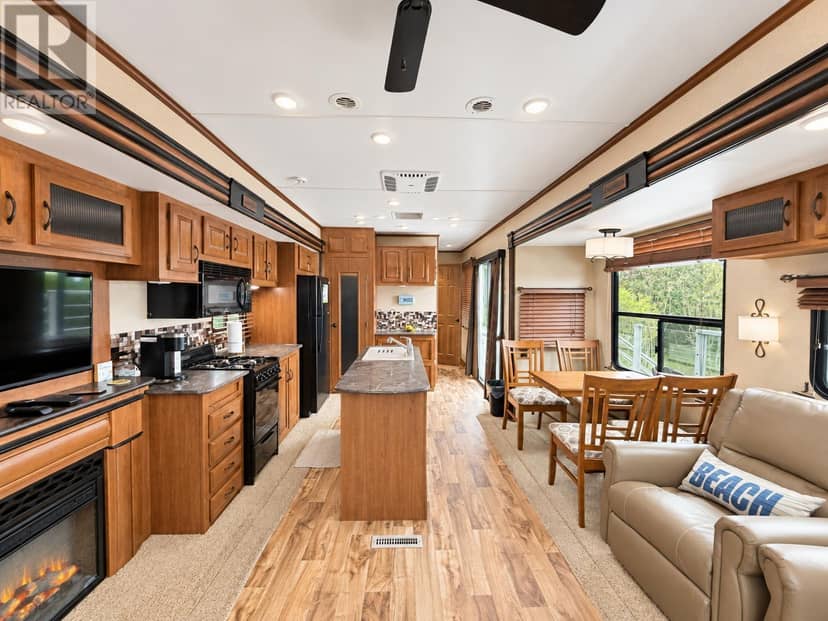6119 Route 11, Mont Carmel, photo 7