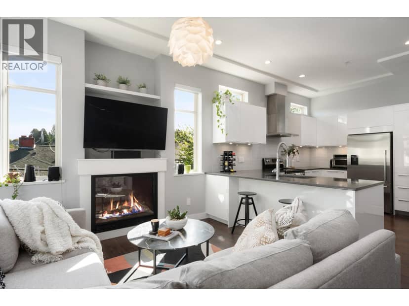 1382 E 17TH AVENUE, Vancouver