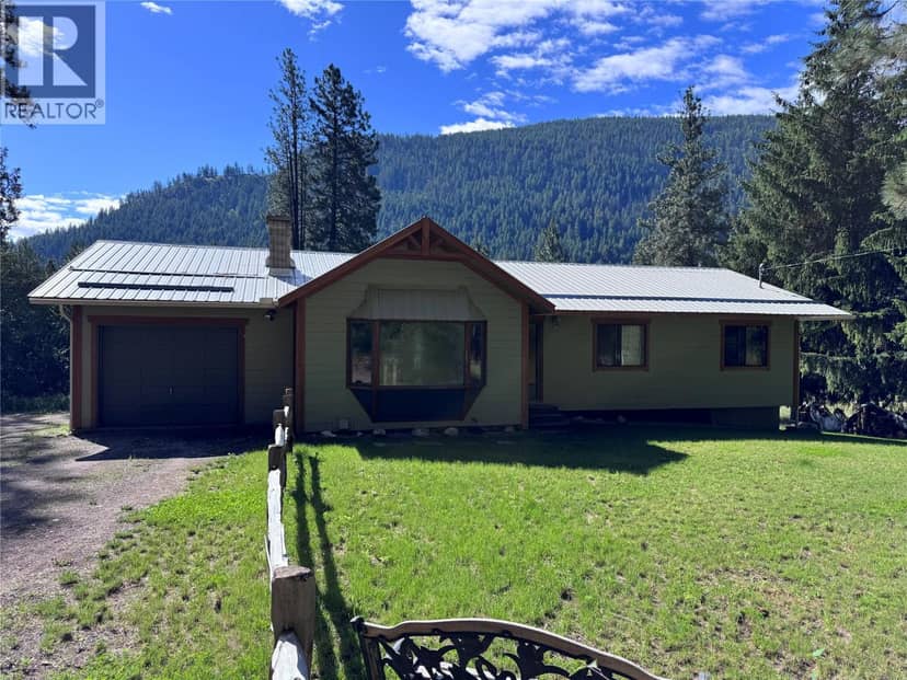 725 3 Highway, Christina Lake
