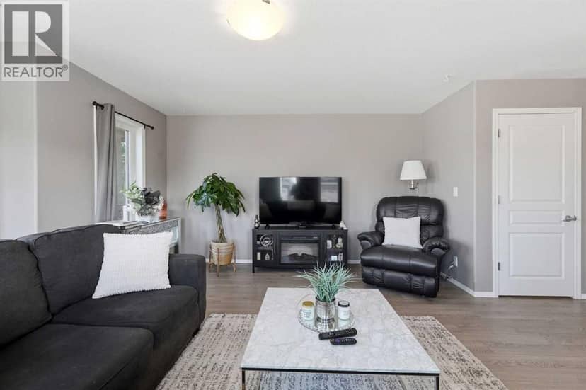 1201, 339 Viscount Drive, Red Deer, photo 4