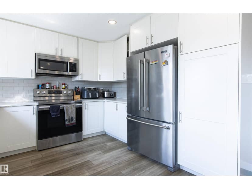 7115 39A AV NW, Edmonton, photo 3