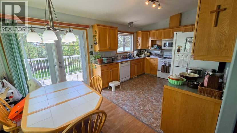 801 1 Street NE, Milk River, photo 5
