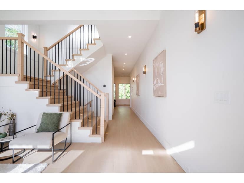 16908 1 AVENUE, Surrey, photo 3