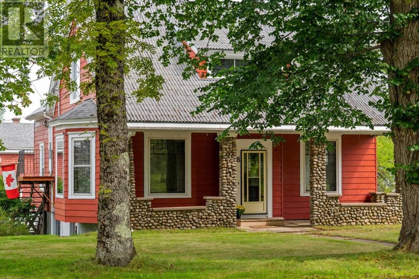 8 Maple Avenue, Lunenburg, photo 5
