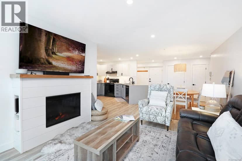 212 1320 Henry Rd, Courtenay