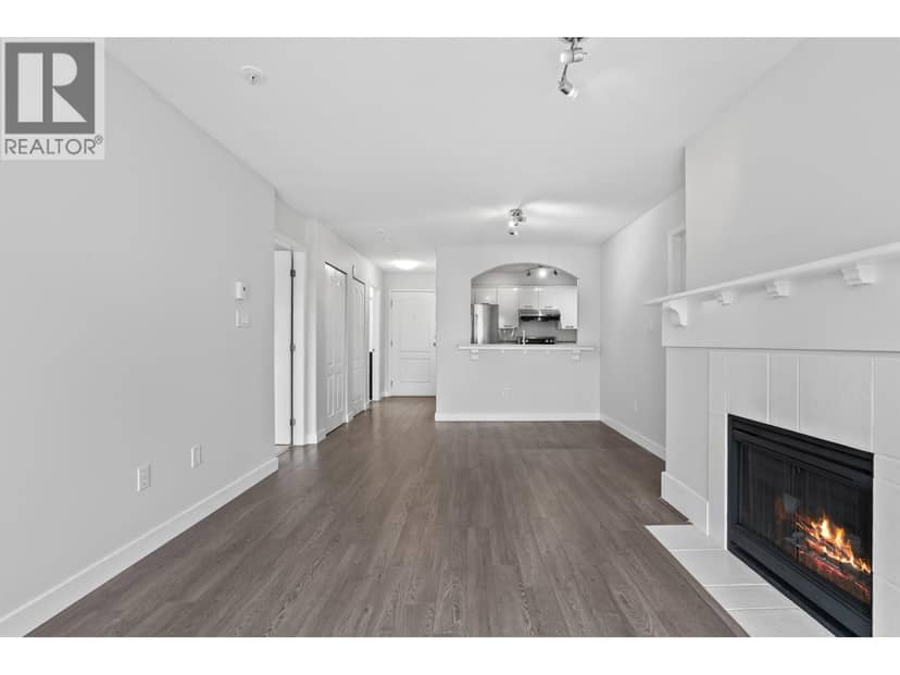 304 5500 LYNAS LANE, Richmond, photo 5