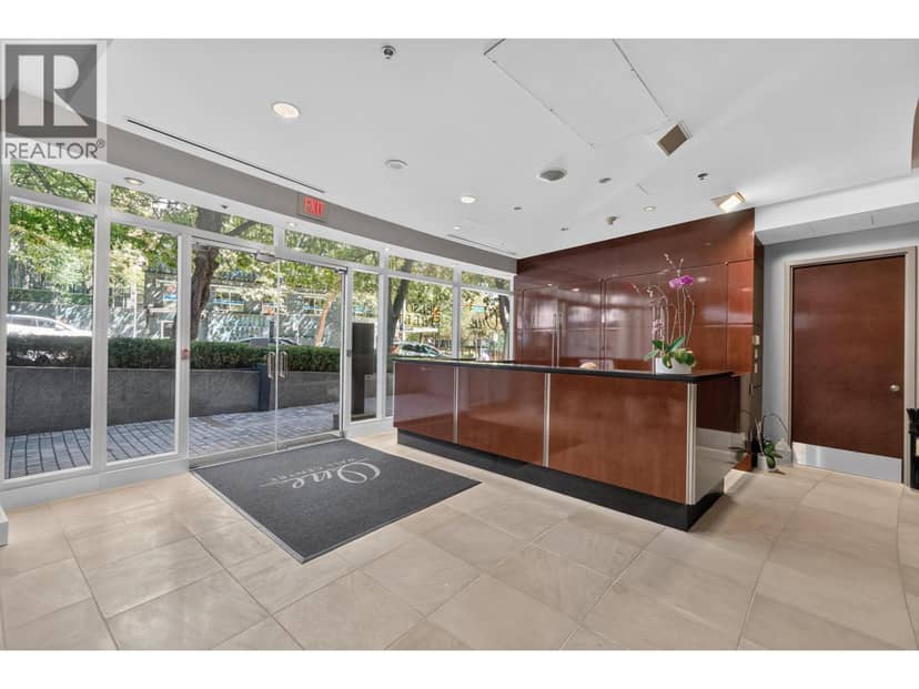 3103 938 Nelson Street, Vancouver, photo 4