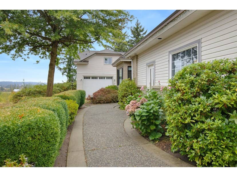 5226 222 STREET, Langley, photo 2