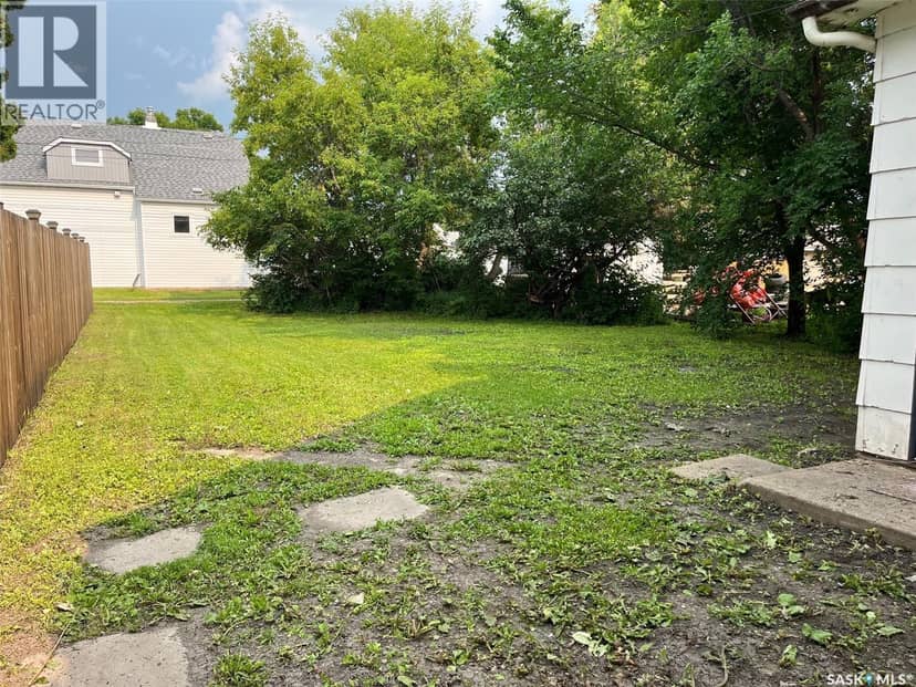 704 West AVENUE, Kamsack, photo 3