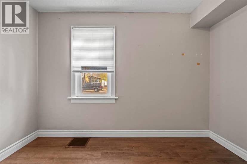 5212 52 Street, Camrose, photo 6