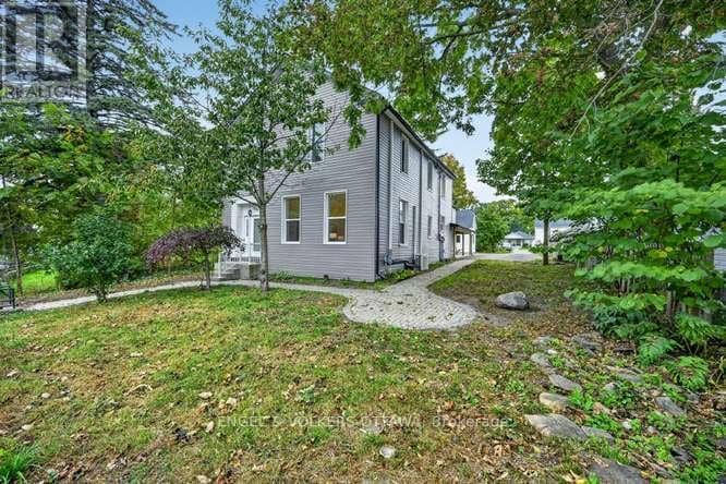 716 King Street W, Prescott, photo 4