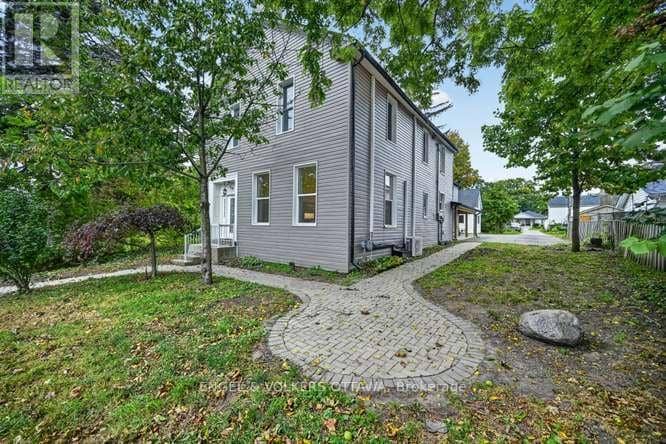 716 King Street W, Prescott, photo 5