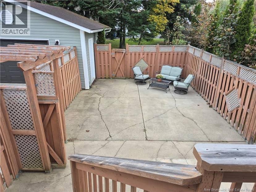 1024 Rue Misho, Beresford, photo 4