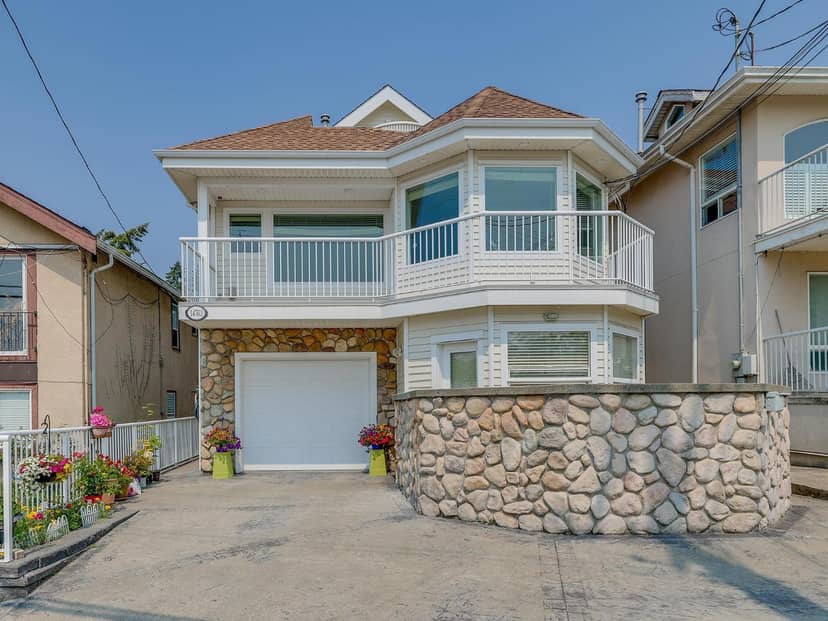 14763 MARINE DRIVE, White Rock