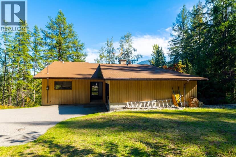 807 Spokane Street, Rossland