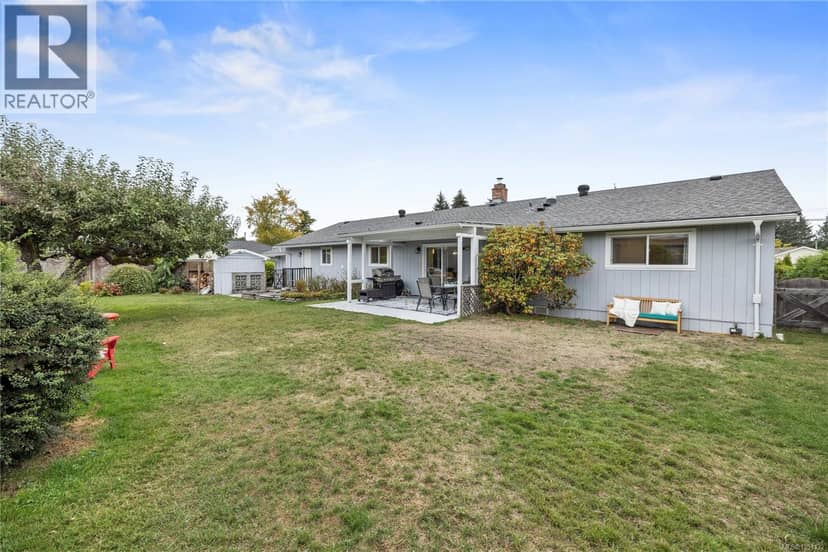 1350 Greenwood Way, French Creek, photo 8