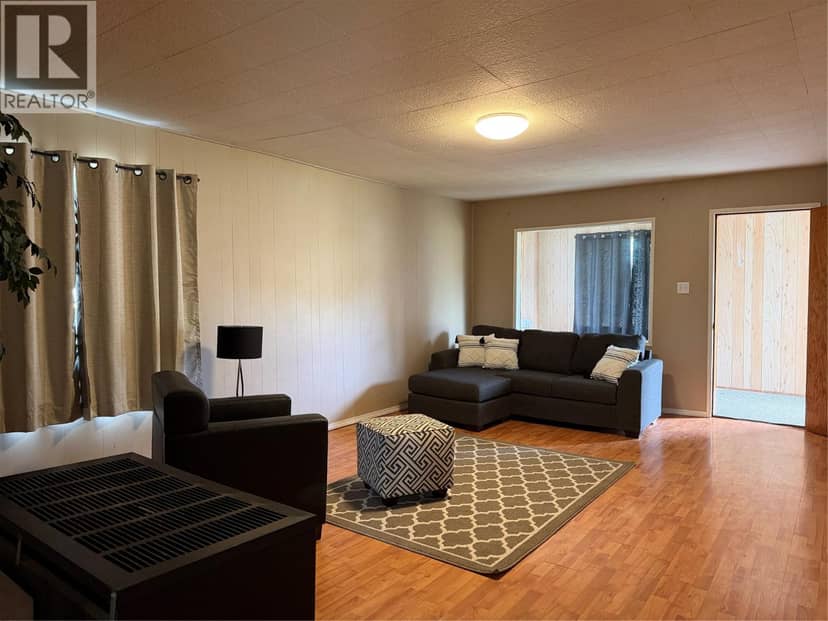 1009 95 Avenue, Dawson Creek, photo 2
