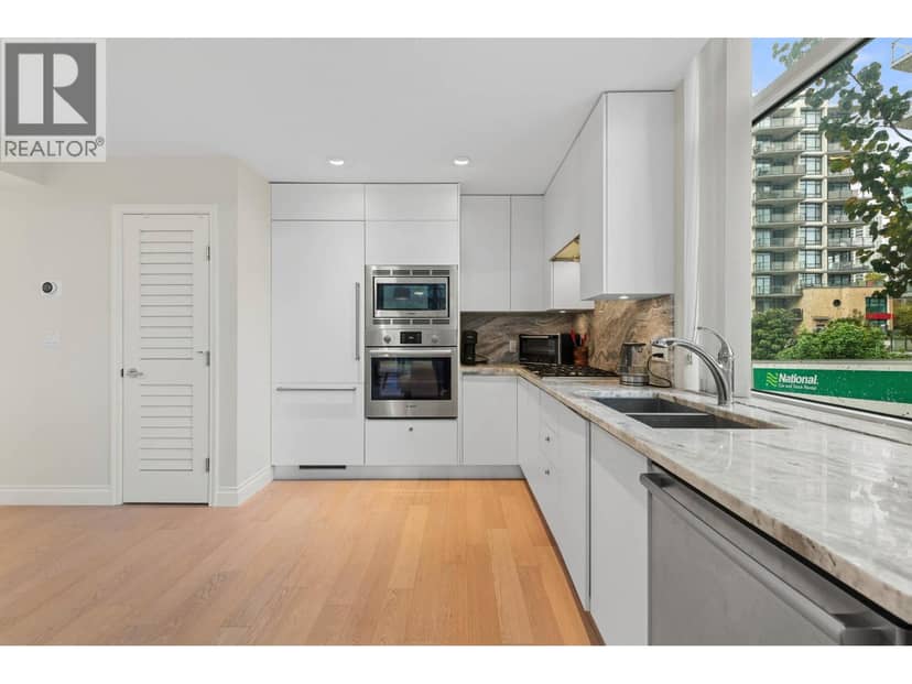 211 185 VICTORY SHIP WAY, North Vancouver, photo 5
