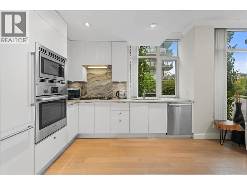 211 185 VICTORY SHIP WAY, North Vancouver, photo 2