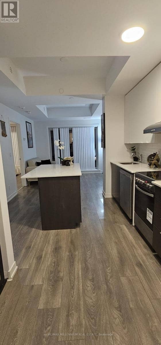 401 - 160 Canon Jackson Drive, Toronto, photo 3