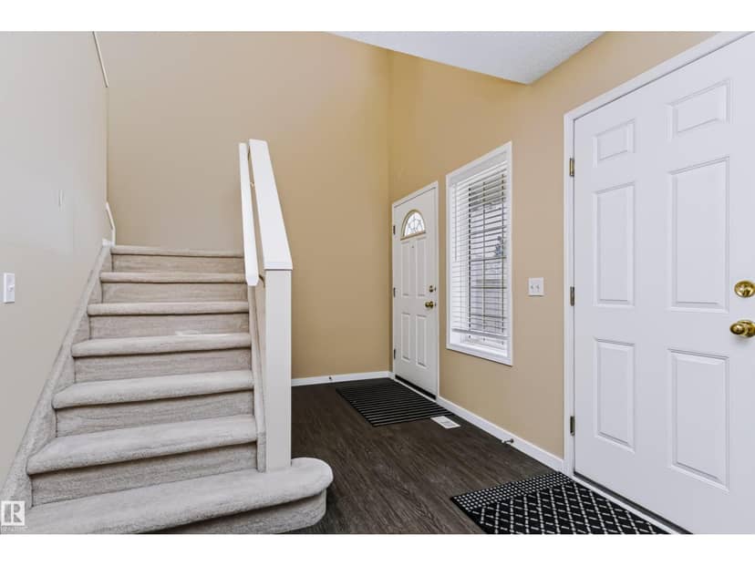 4112 37A AV NW, Edmonton, photo 2