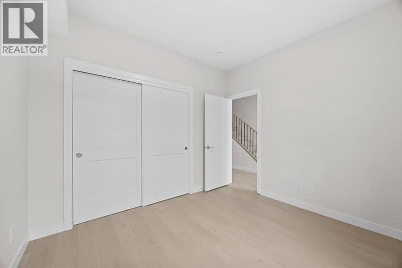 124 Greenwich Drive NW, Calgary, photo 6