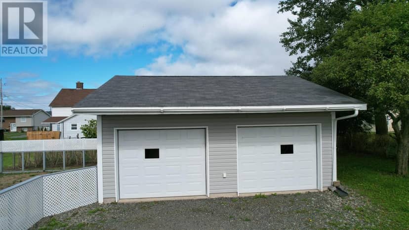 3463 Duggan Street, New Waterford, photo 2