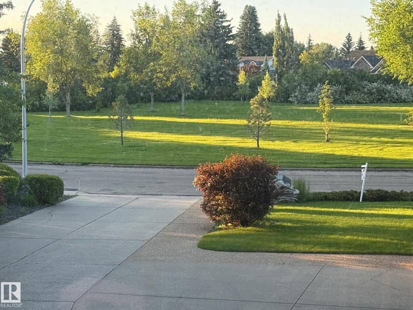 23 B Westbrook Dr NW, Edmonton, photo 3