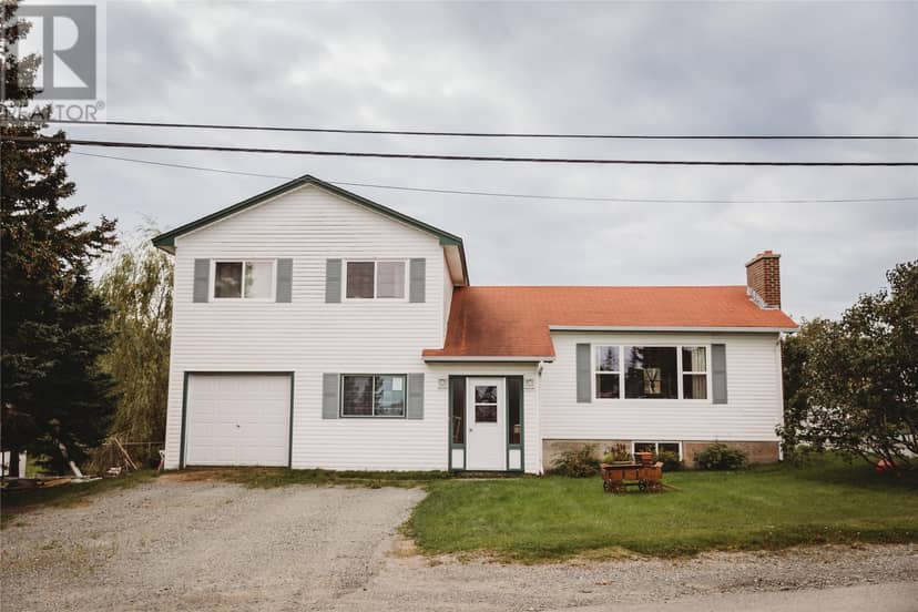 38 Beach Road, Eastport