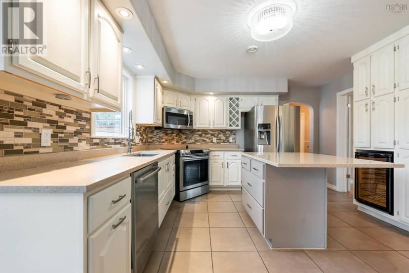 17 Pineview Crescent, Stellarton, photo 5