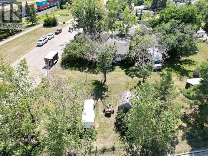 605 Railway Avenue, Trochu, photo 4