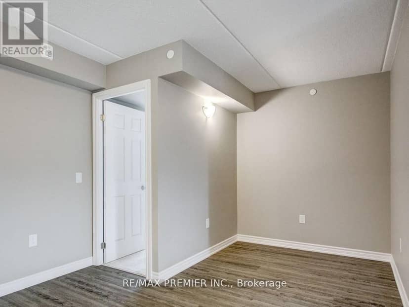 905 - 716 Main Street E, Milton, photo 8