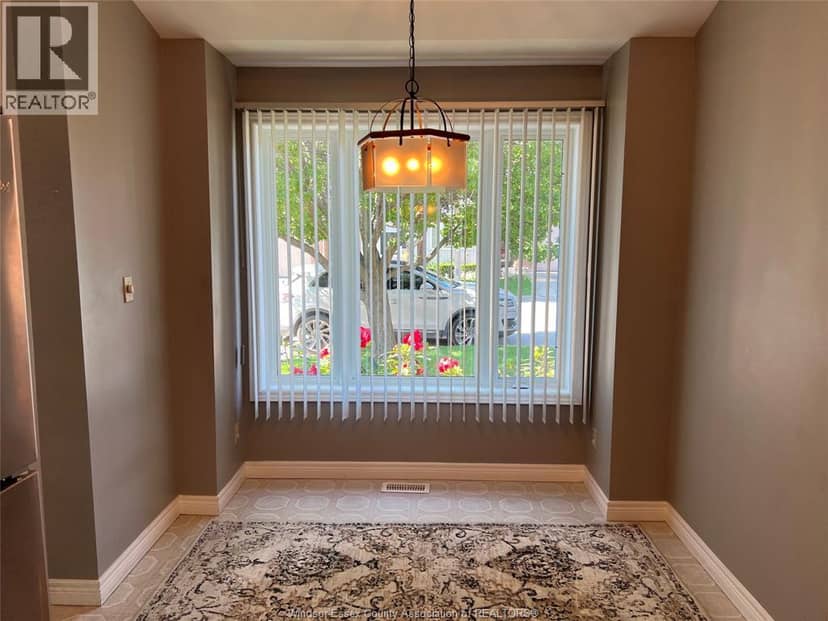 9 Erie Glen CRESCENT, Leamington, photo 4
