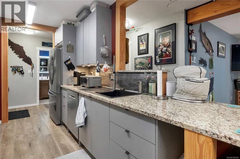 310 611 MacMillan Dr, Sayward