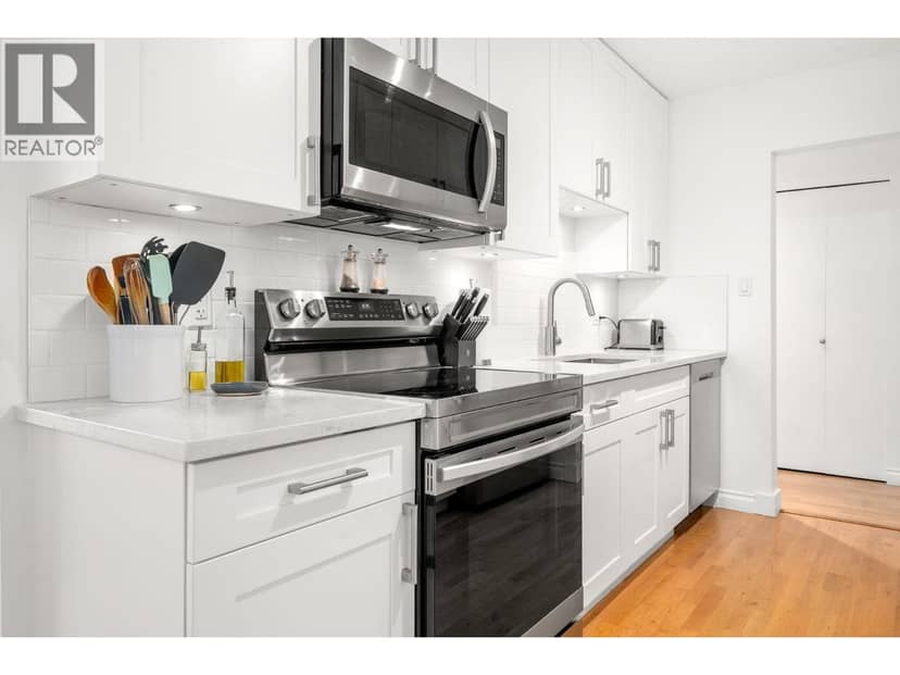 204 150 E 5TH STREET, North Vancouver, photo 2