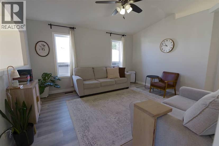 604 6 Street N, Vauxhall, photo 6