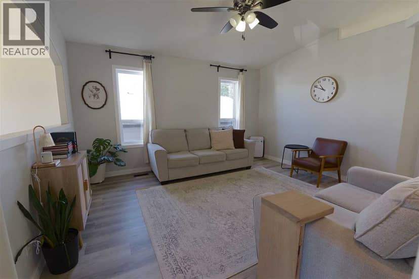 604 6 Street N, Vauxhall, photo 7