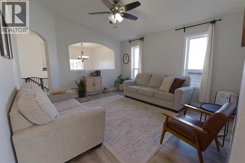 604 6 Street N, Vauxhall, photo 8