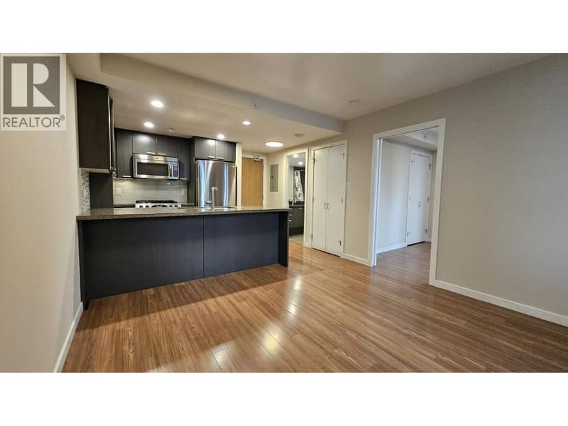 403 2200 DOUGLAS ROAD, Burnaby, photo 3