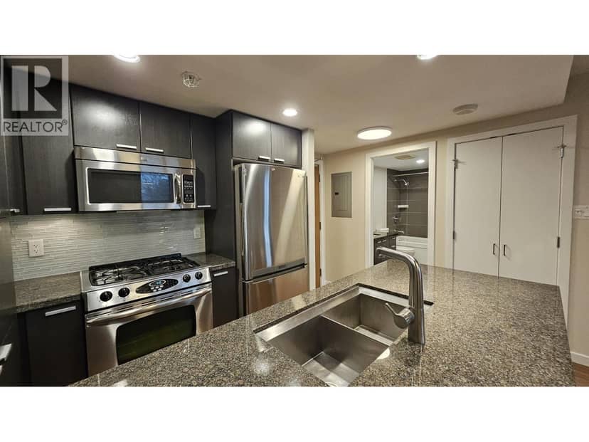 403 2200 DOUGLAS ROAD, Burnaby, photo 4