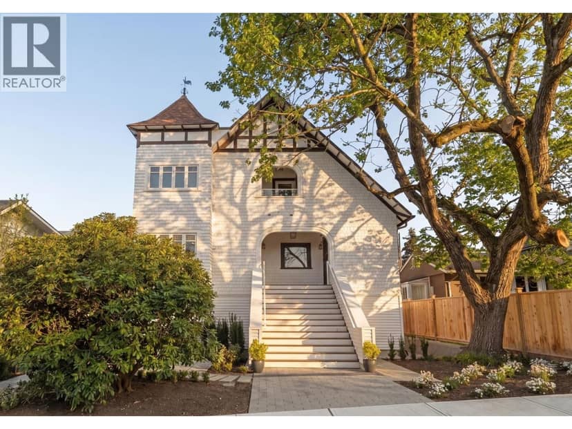 1 326 W 14TH STREET, North Vancouver