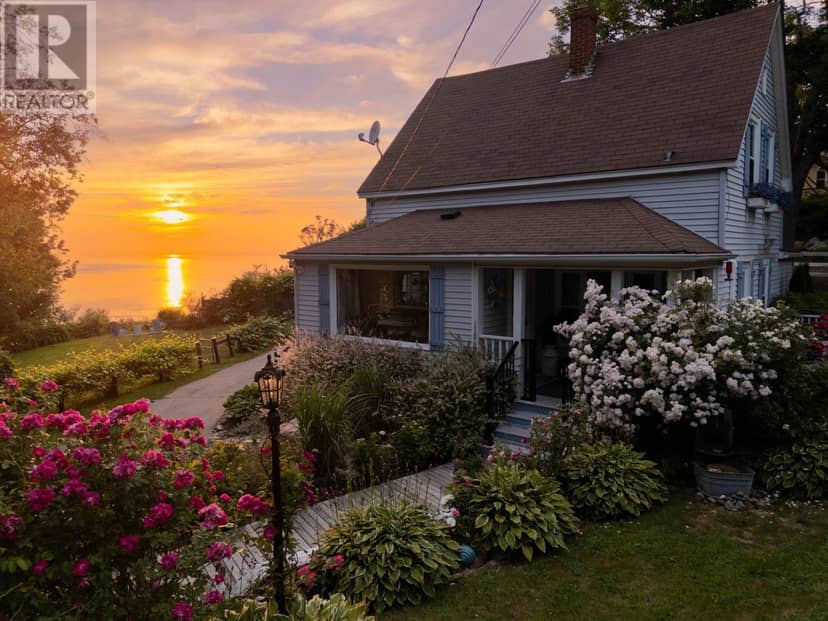 608 Granville Road, Victoria Beach, photo 3