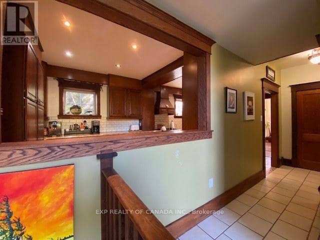 284 Fifth Avenue, Cochrane, photo 5
