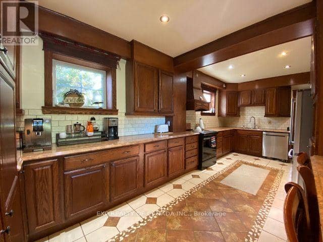 284 Fifth Avenue, Cochrane, photo 7
