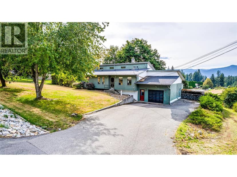 3275 Upper McLeod Road, Spallumcheen