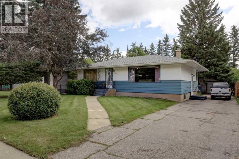 2119 Halifax Crescent NW, Calgary, photo 2