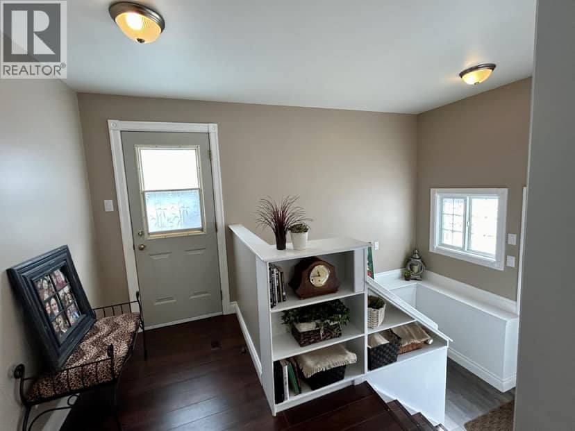 5604 49 STREET, Fort Nelson, photo 6