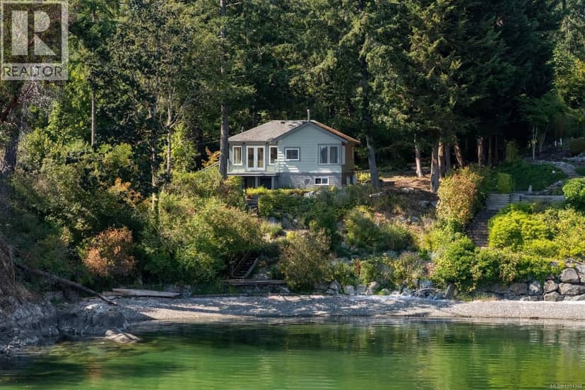 389 Moses Point Rd, North Saanich