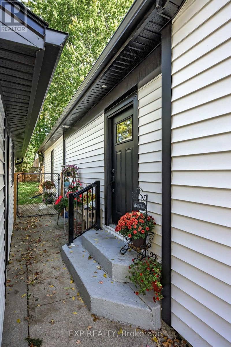 481 Gold Street, Warwick, photo 3