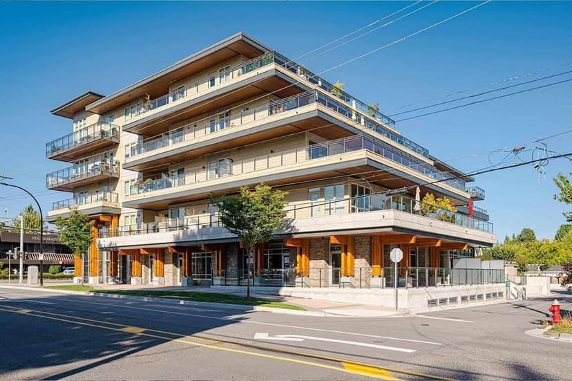 203 14022 NORTH BLUFF ROAD, White Rock